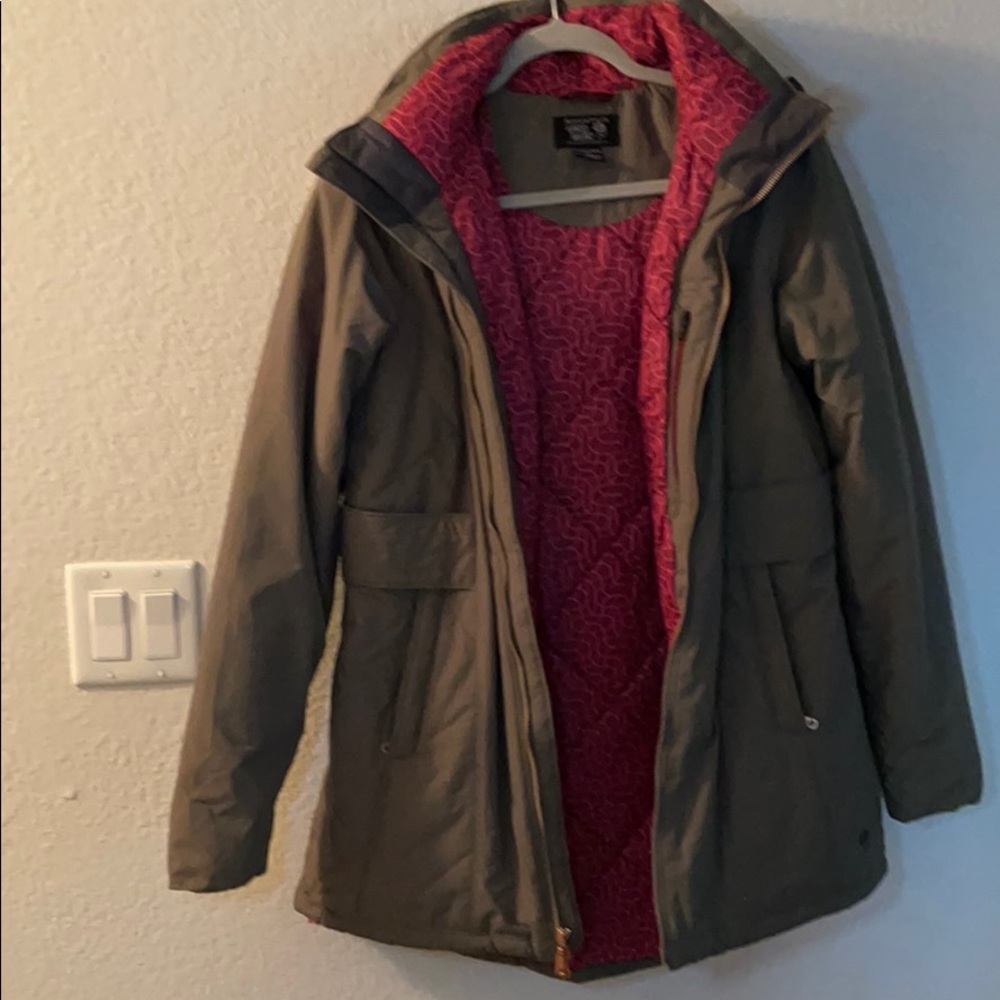 Brand New Mountain Hardwear jacket